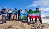 صعود کوهنوردان سازمان منابع طبیعی به قله پرسون به مناسبت روز مرتع