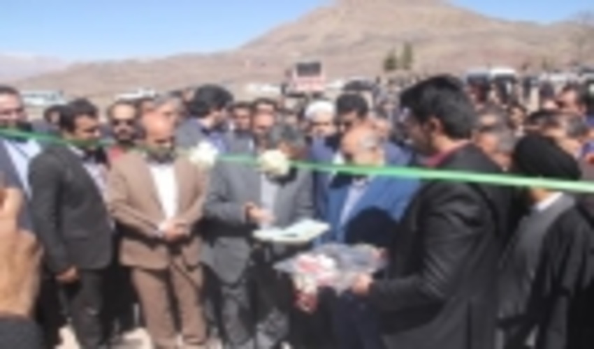 جشن درختکاری  و افتتاح 512 پروژه آبخیزداری در روستای دارسینوئیه کرمان