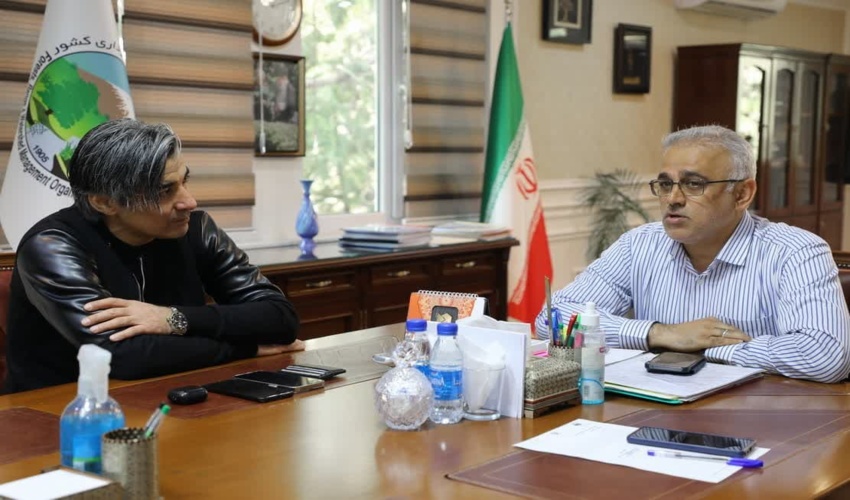 آقای گلی فوتسال جهان، سفیر منابع طبیعی در طرح مردمی کاشت یک میلیارد درخت شد