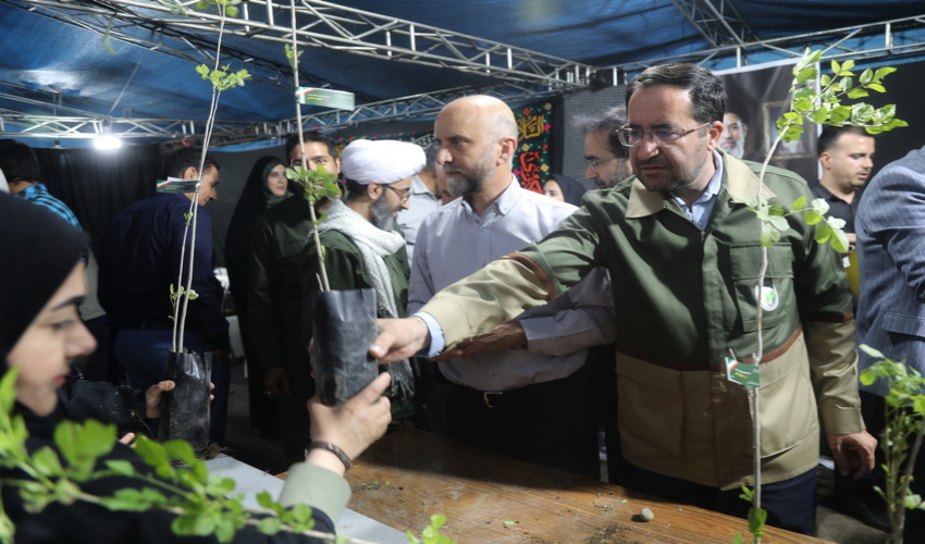 گزارش تصویری/ موکب شهدای سازمان منابع طبیعی و آبخیزداری کشور در میدان انقلاب اسلامی تهران برپا شد.