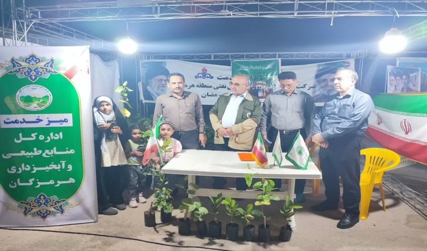 هرمزگان/ از بر پایی میز خدمت تا توزیع رایگان نهال
