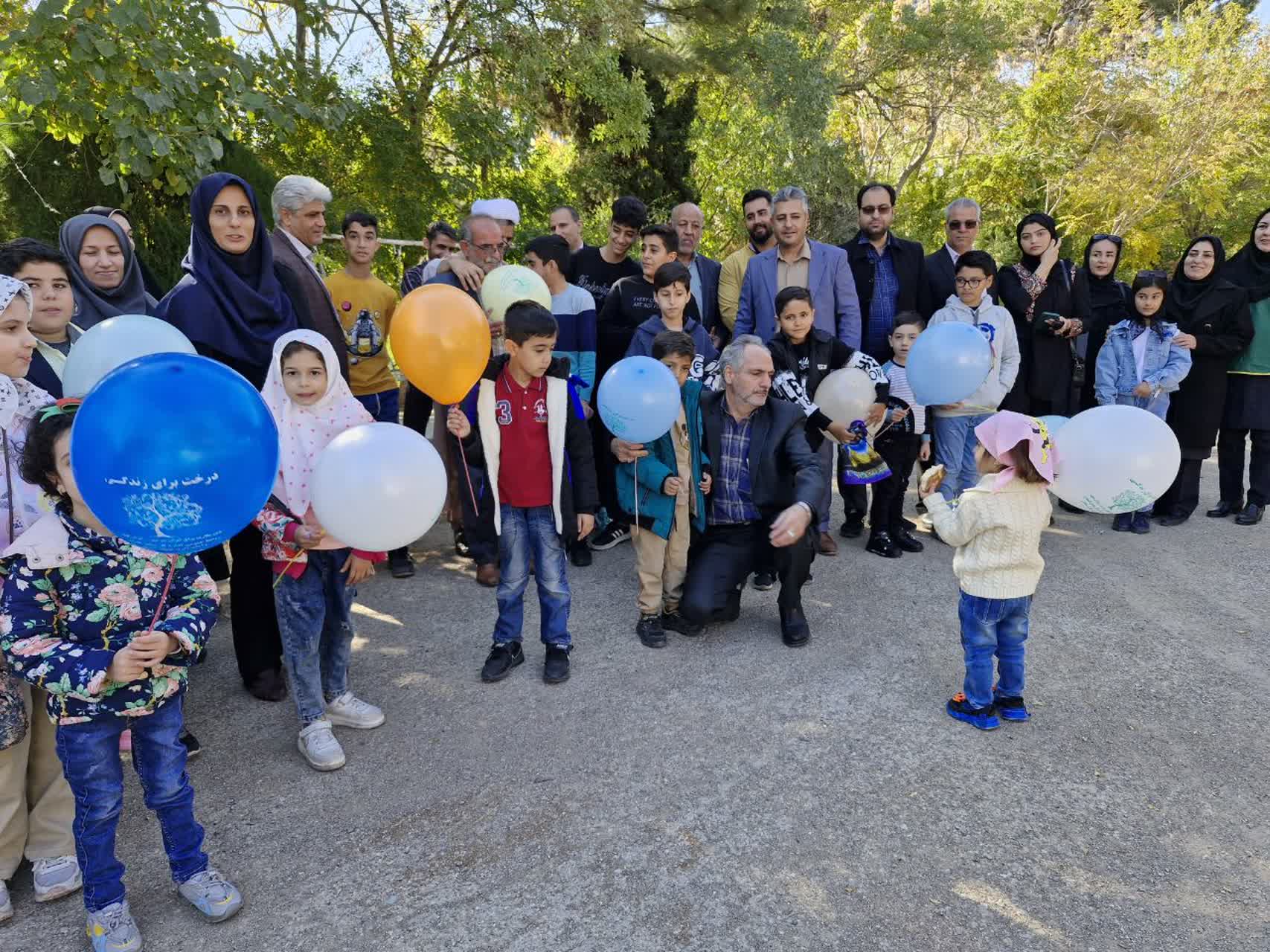 بازدید دانش آموزان شهید امامی از اداره منابع طبیعی و آبخیزداری شهرستان سرخه